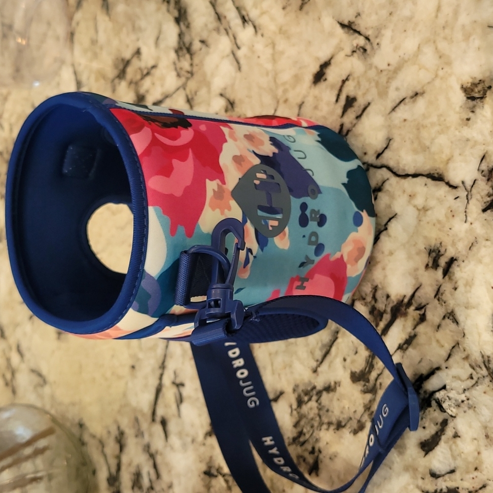 Hydrojug sleeve
